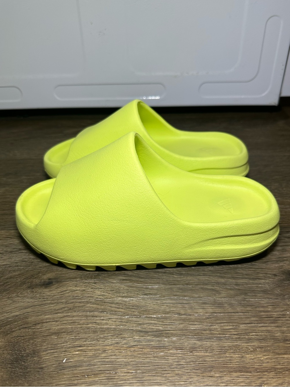 adidas Yeezy Slides “Glow Green” (2022)